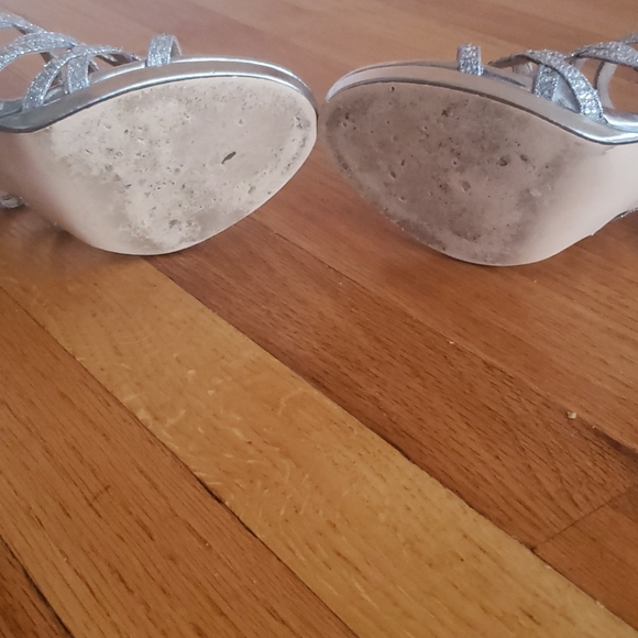 Silver high heels - Picture 4 of 6